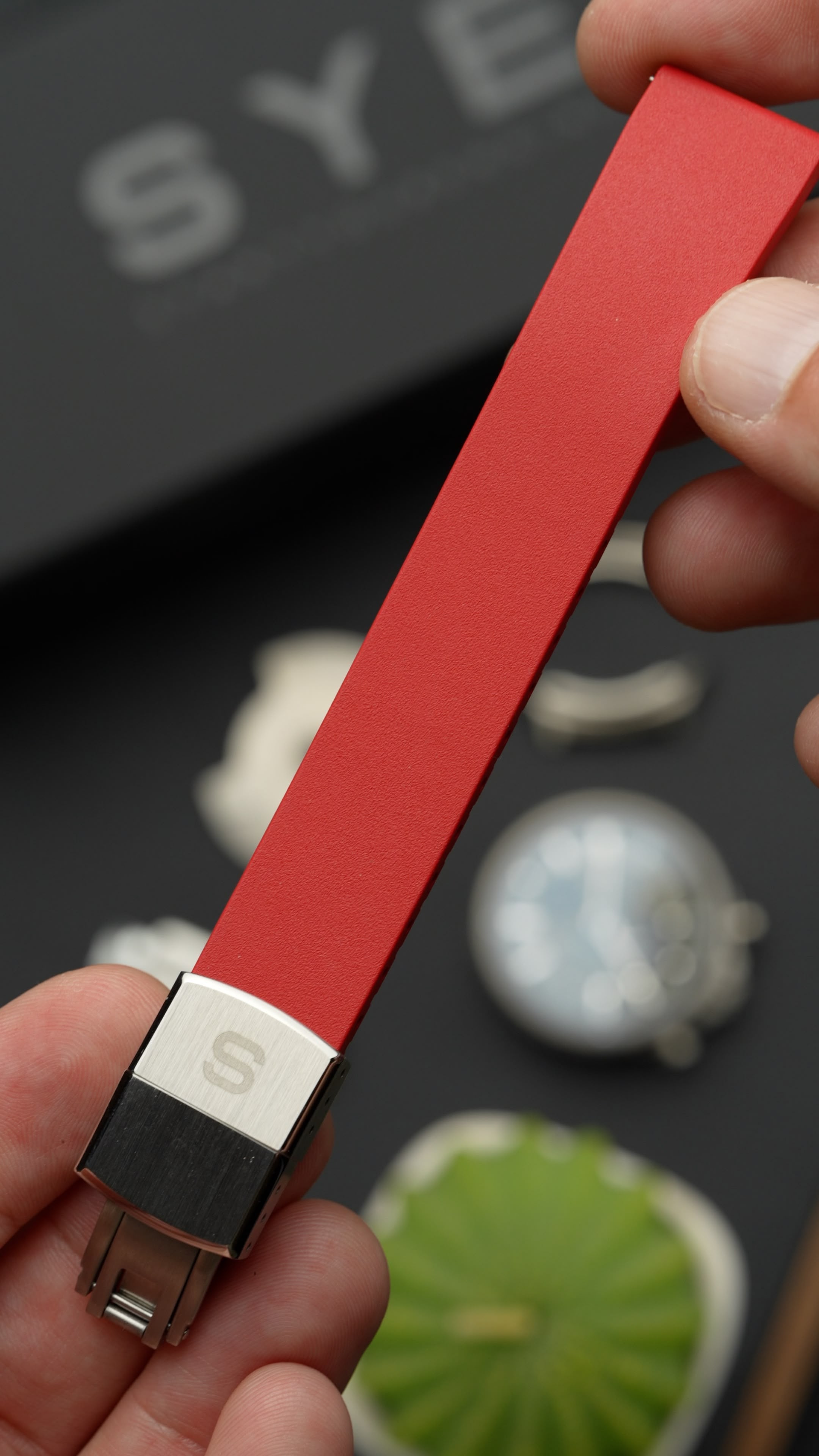 Slick FKM rubber strap 18mm Red