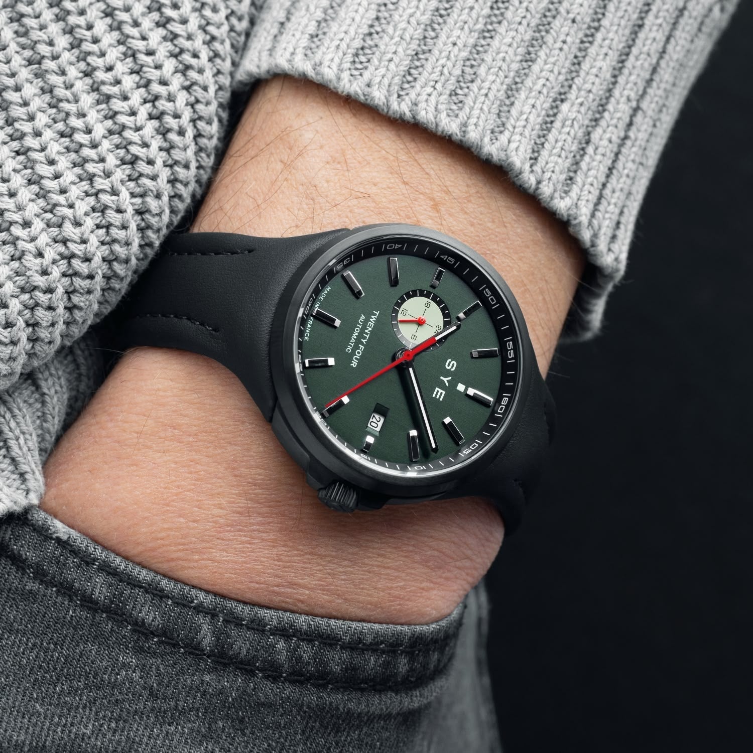 Automatic 24 [CUT 7] steel watch in black DLC