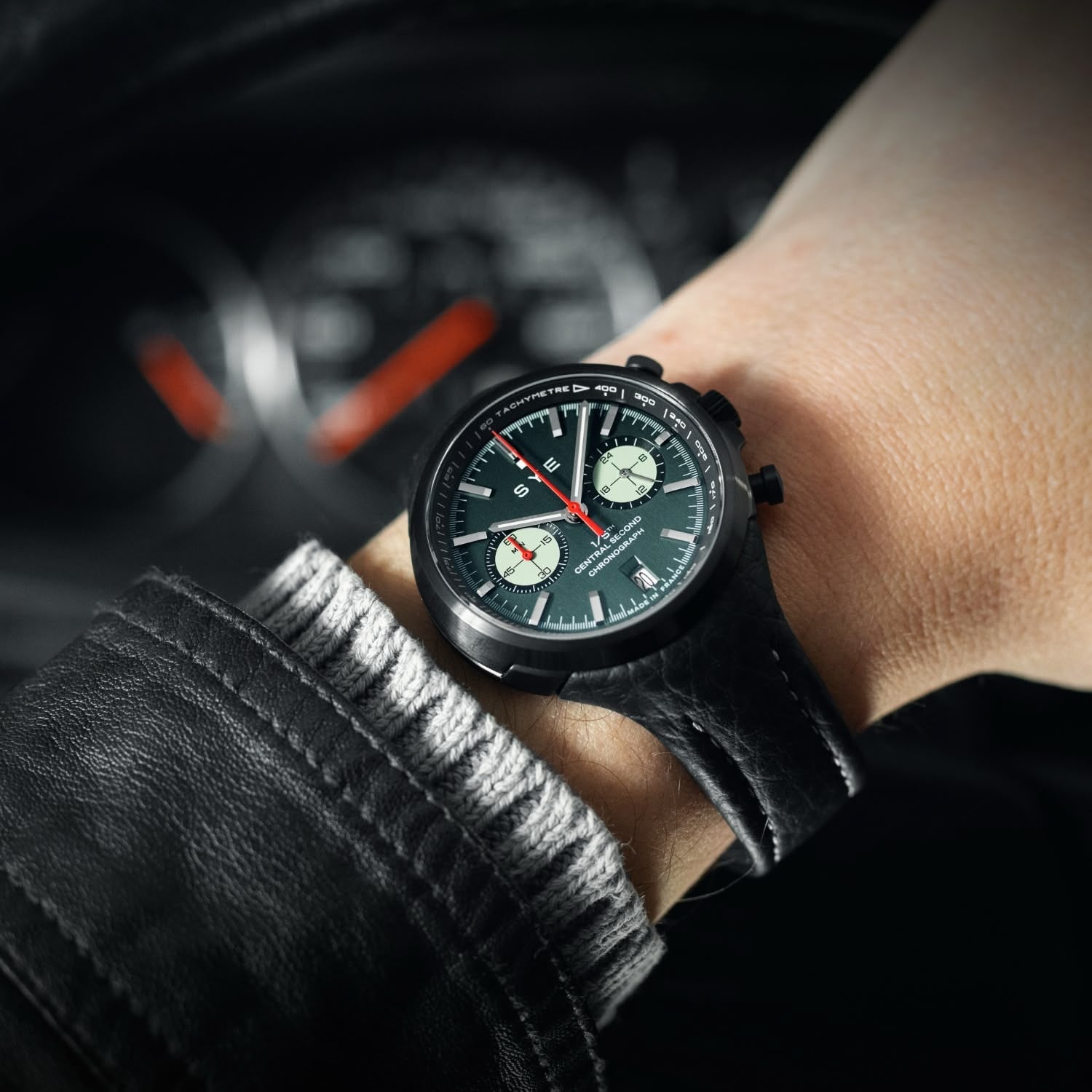 Chronograph [CUT 7] steel watch in black DLC
