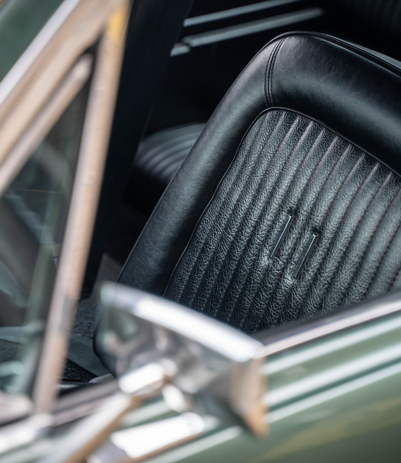 SYE-Start-Your-engine-Bullitt mustang seat